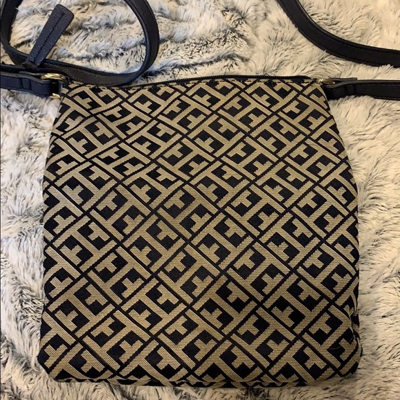 Tommy Hilfiger Purse - Picture 3 of 4